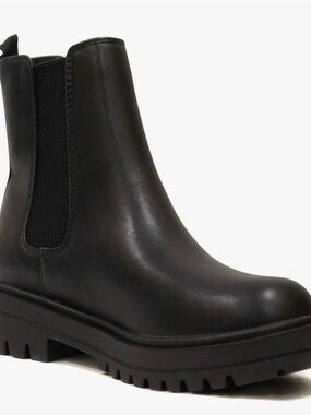 Classic Black Chelsea Lug Sole Ankle Boot